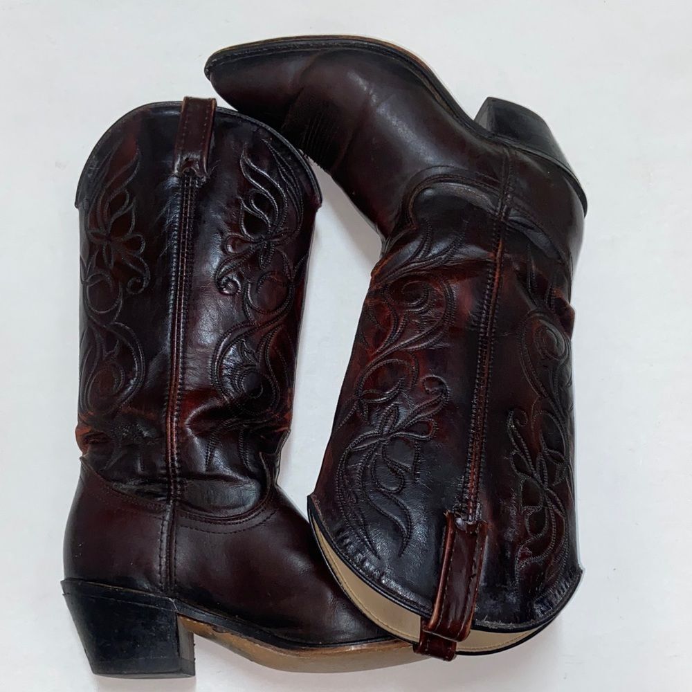 ACME Dark Brown Red Embroidered Heeled Boots Size 6.5M